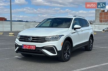 Позашляховик / Кросовер Volkswagen Tiguan 2022 в Львові
