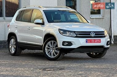 Внедорожник / Кроссовер Volkswagen Tiguan 2015 в Луцке