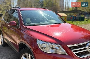 Внедорожник / Кроссовер Volkswagen Tiguan 2011 в Харькове