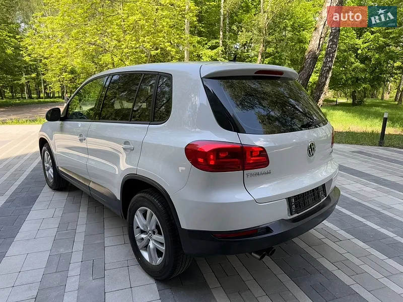 Volkswagen Tiguan 2012 VIN WVGAV7AX7DW543709 фото оголошення 10 з 117