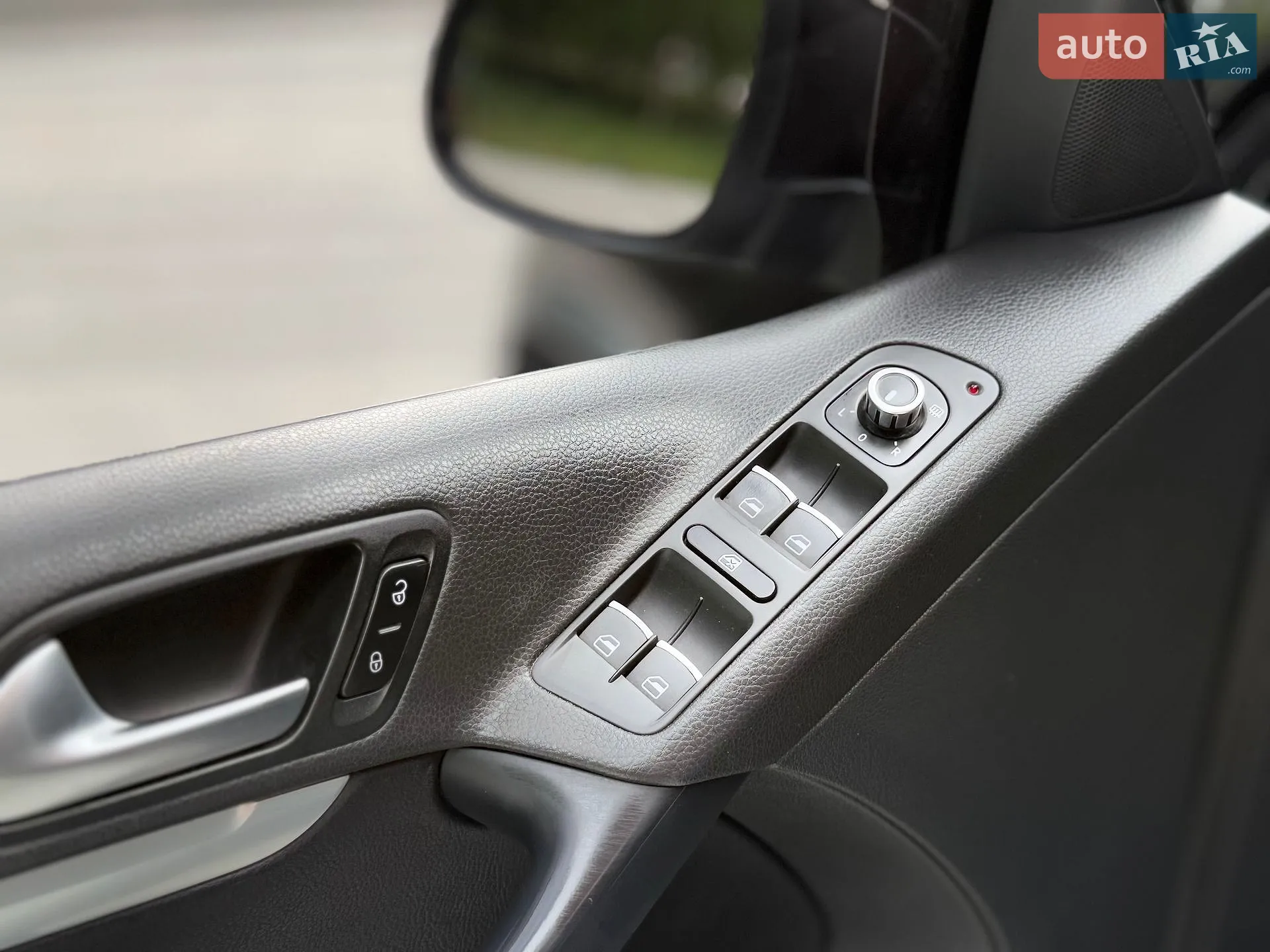 2011 Volkswagen Tiguan - мініатюра 36