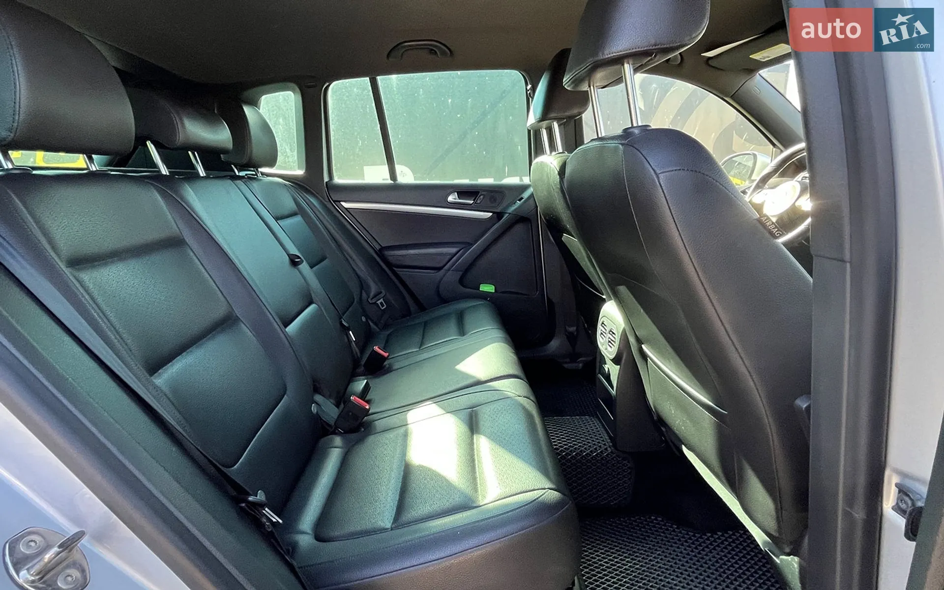 2016 Volkswagen Tiguan - мініатюра 24