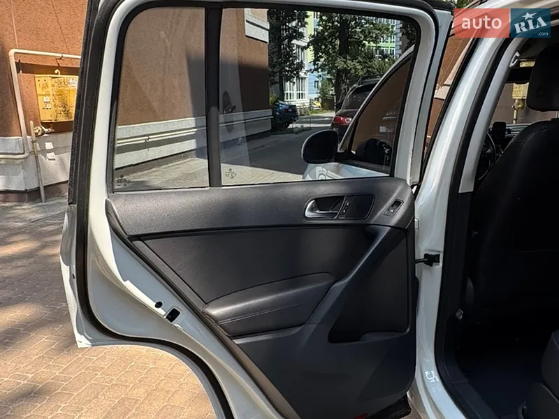Volkswagen Tiguan 2016 VIN WVGBV7AX4GW578281 фото оголошення 18 з 92