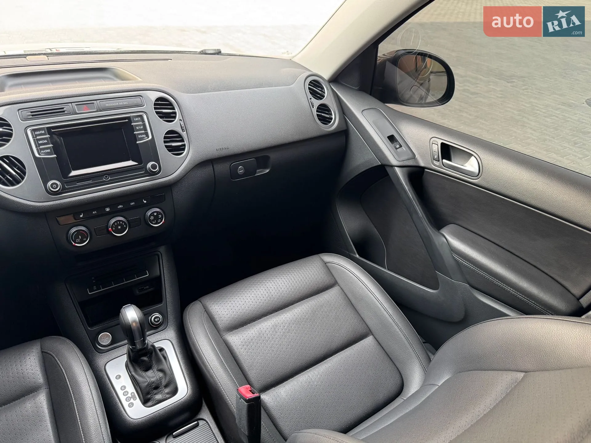 2016 Volkswagen Tiguan - мініатюра 18