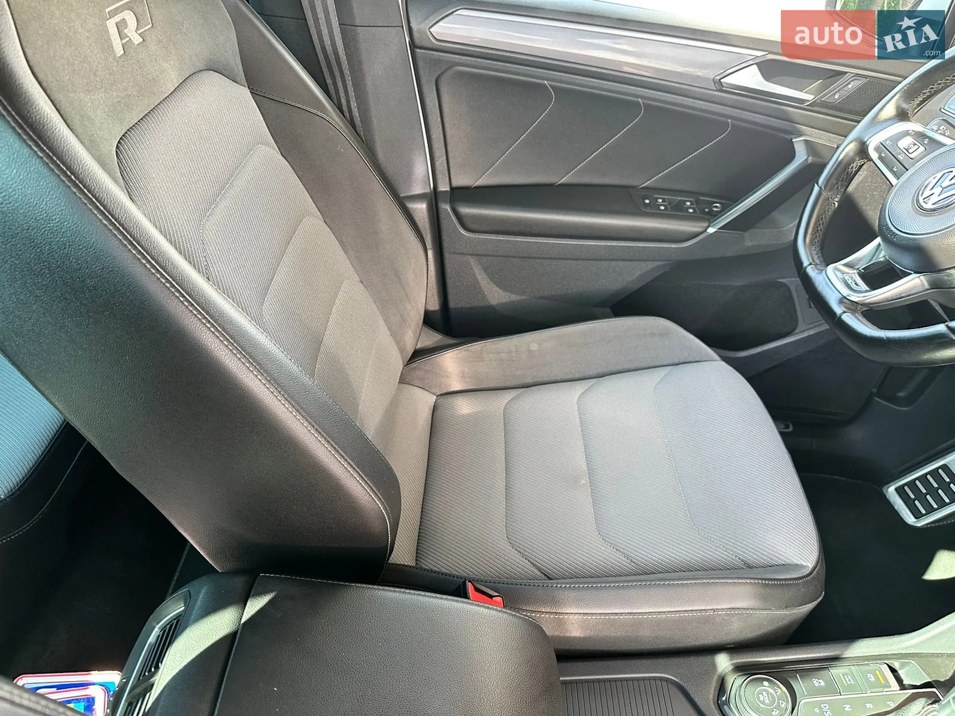 2017 Volkswagen Tiguan - мініатюра 24