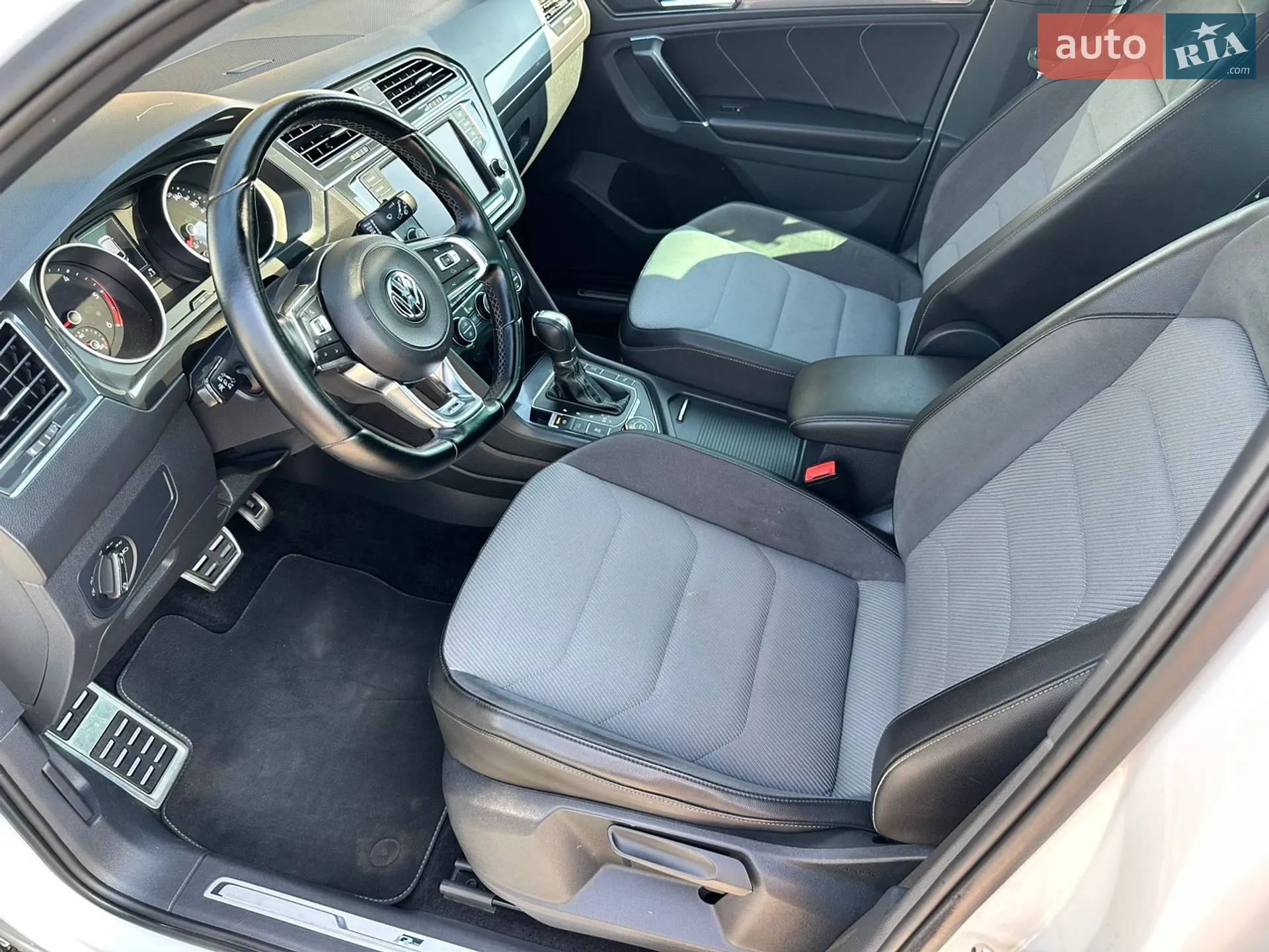 2017 Volkswagen Tiguan - мініатюра 46
