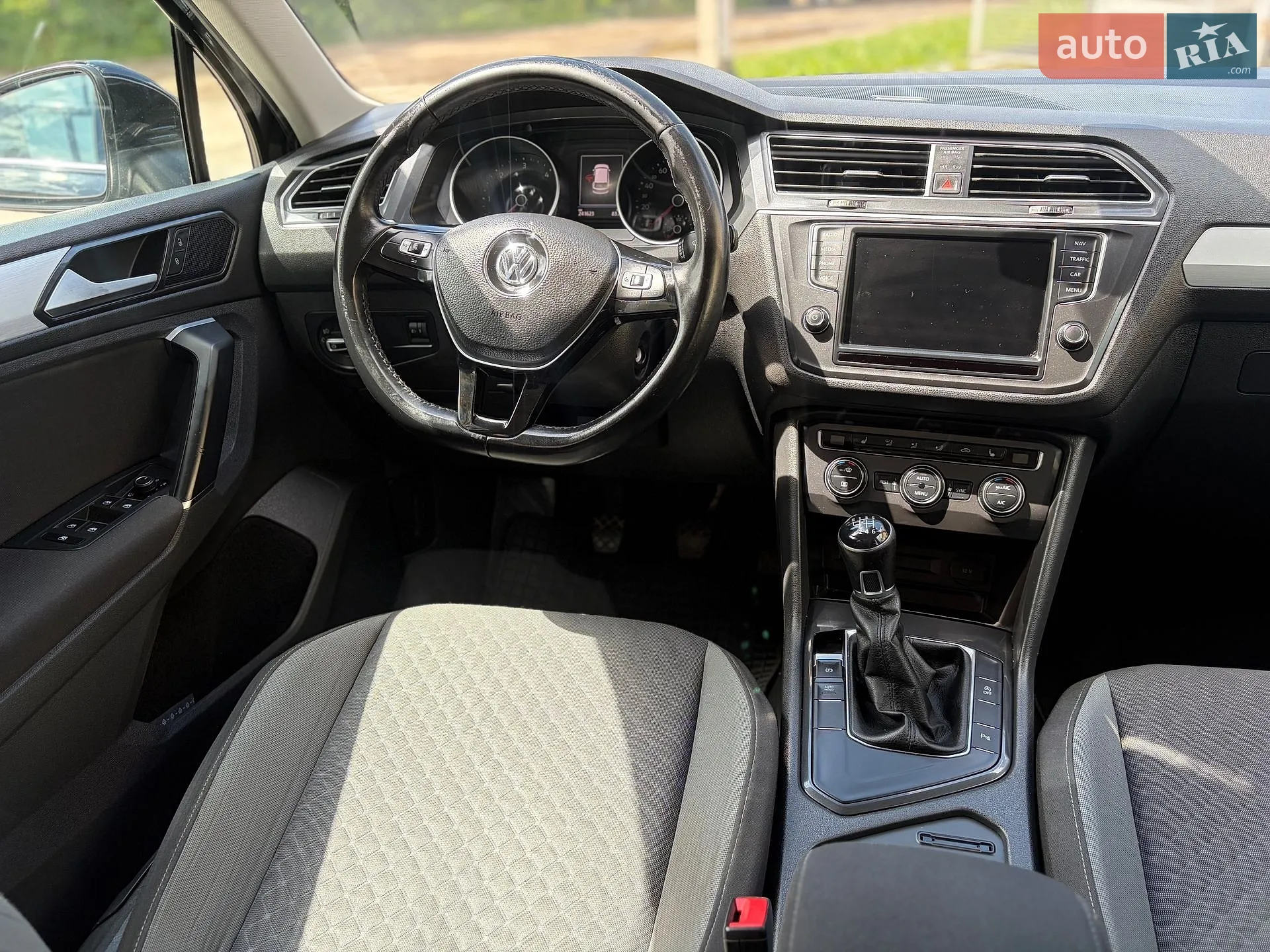 2016 Volkswagen Tiguan - мініатюра 21