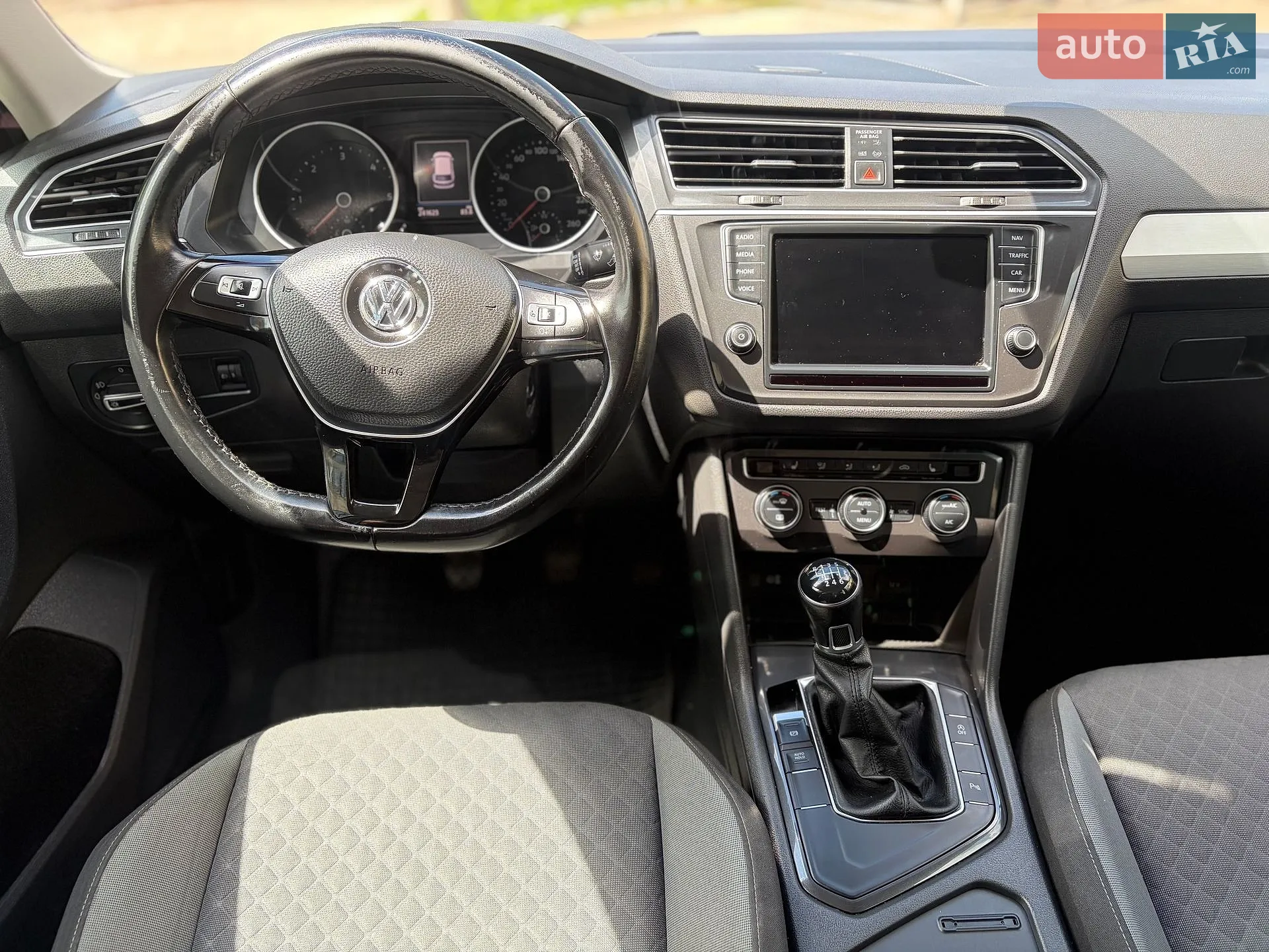 2016 Volkswagen Tiguan - мініатюра 22