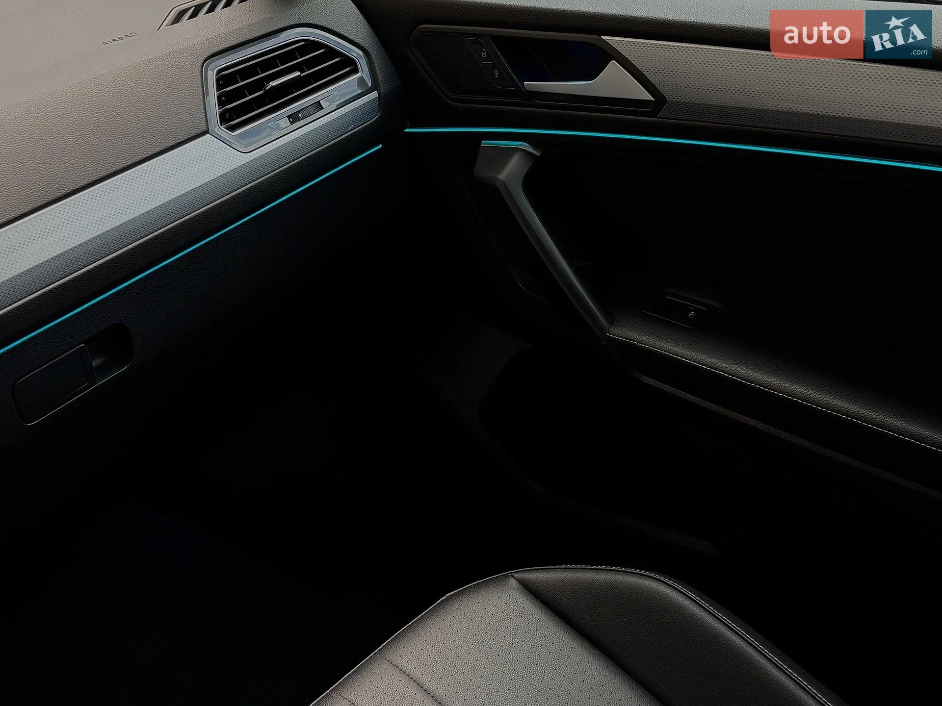 2021 Volkswagen Tiguan - мініатюра 18