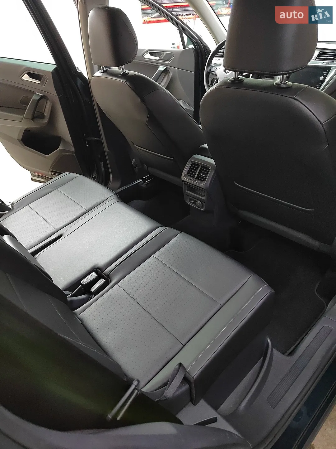 2018 Volkswagen Tiguan - мініатюра 19