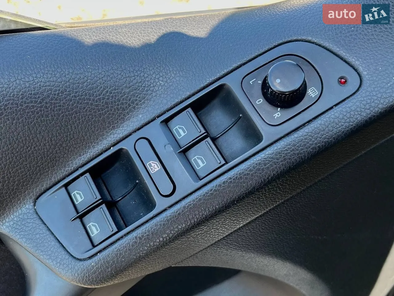 2012 Volkswagen Tiguan - мініатюра 26