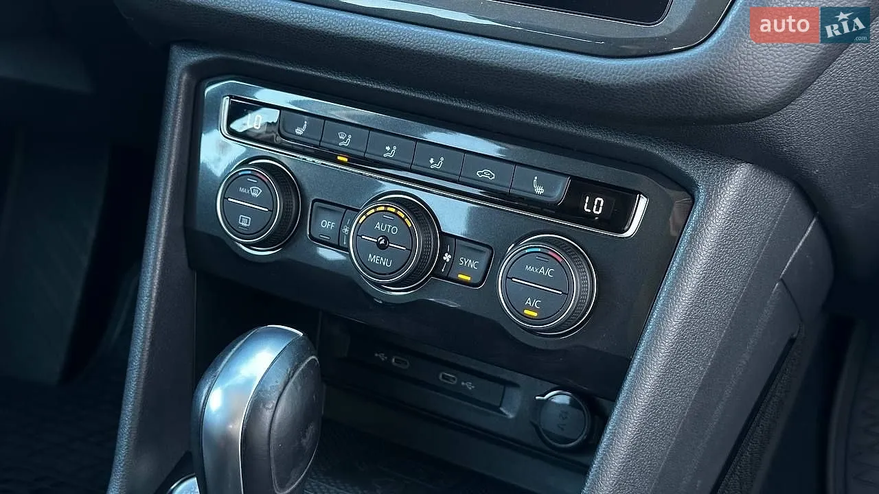 2021 Volkswagen Tiguan - мініатюра 24