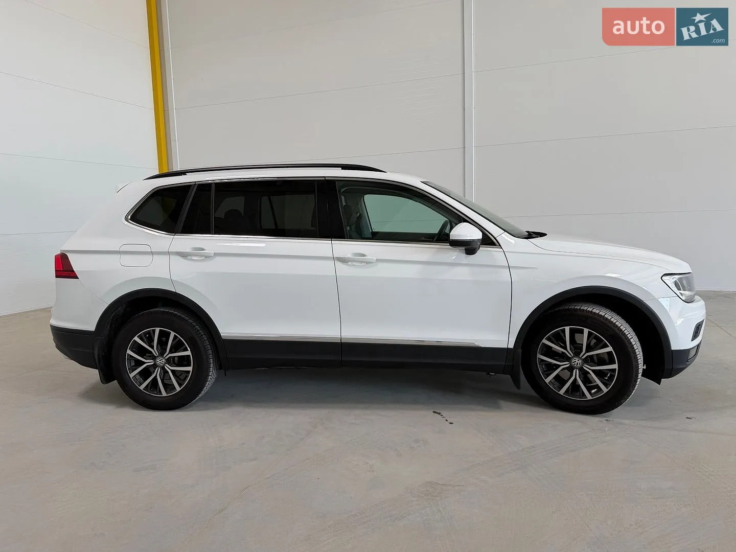 2019 Volkswagen Tiguan - мініатюра 3