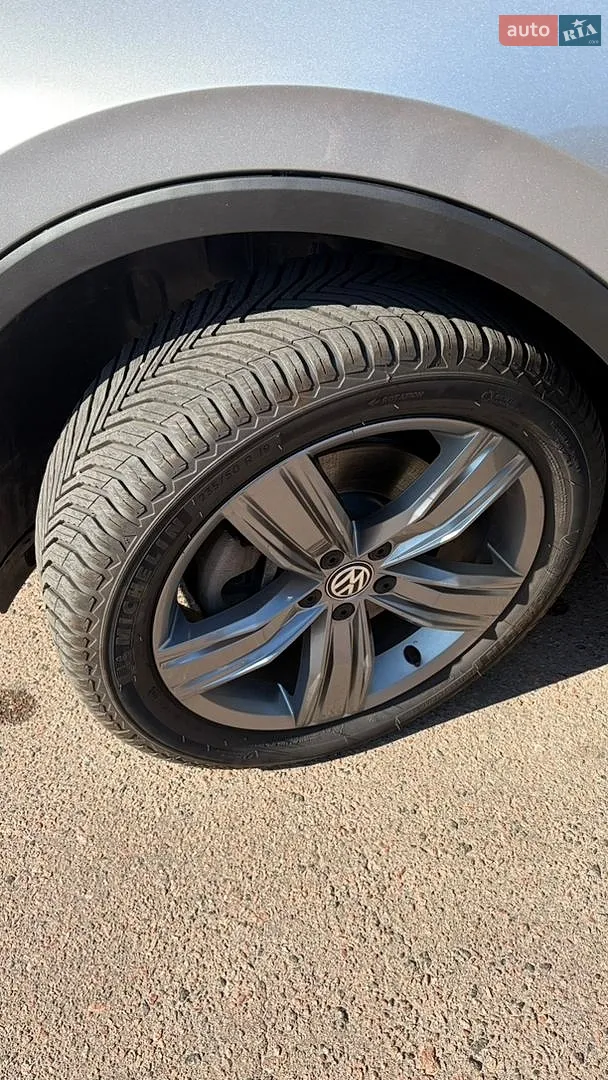 2019 Volkswagen Tiguan - мініатюра 18