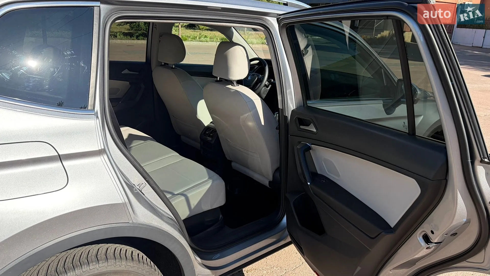 2019 Volkswagen Tiguan - мініатюра 12