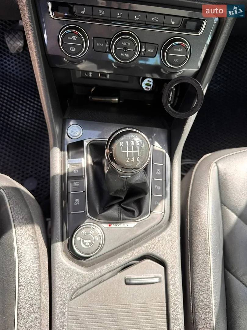 2016 Volkswagen Tiguan - мініатюра 13