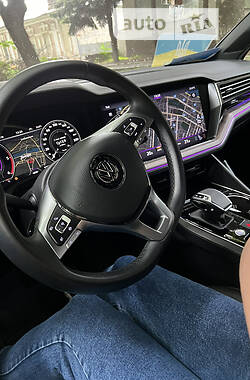 Внедорожник / Кроссовер Volkswagen Touareg R 2019 в Днепре