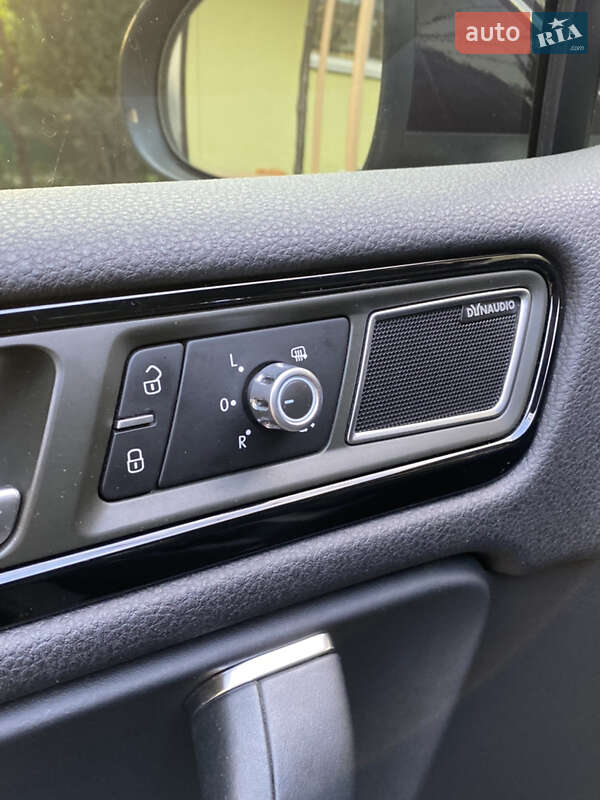 Внедорожник / Кроссовер Volkswagen Touareg R 2014 в Иршаве