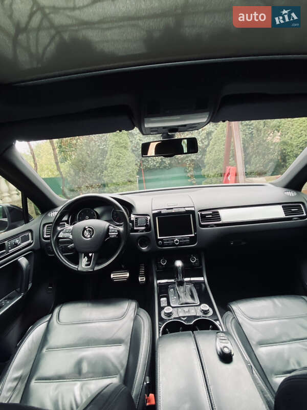 Внедорожник / Кроссовер Volkswagen Touareg R 2014 в Иршаве