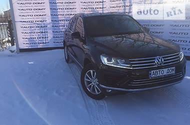 Внедорожник / Кроссовер Volkswagen Touareg 2016 в Киеве