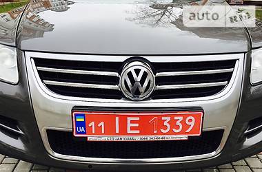 Седан Volkswagen Touareg 2010 в Ивано-Франковске