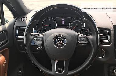 Внедорожник / Кроссовер Volkswagen Touareg 2013 в Львове