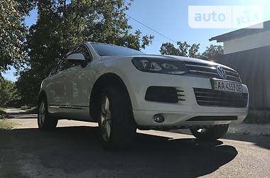 Позашляховик / Кросовер Volkswagen Touareg 2014 в Києві