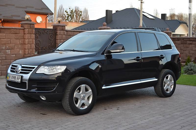 Внедорожник / Кроссовер Volkswagen Touareg 2008 в Ровно