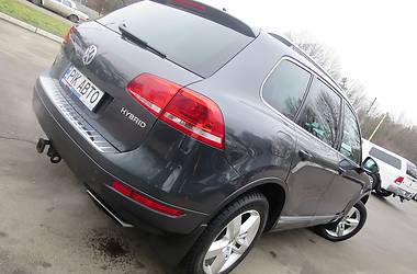 Внедорожник / Кроссовер Volkswagen Touareg 2012 в Киеве