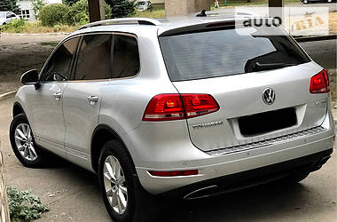 Внедорожник / Кроссовер Volkswagen Touareg 2013 в Днепре