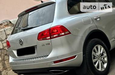 Внедорожник / Кроссовер Volkswagen Touareg 2013 в Днепре