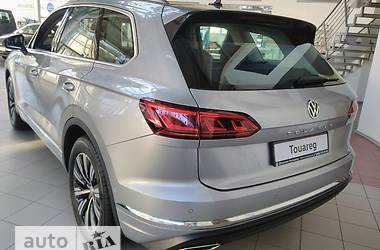 Внедорожник / Кроссовер Volkswagen Touareg 2018 в Одессе