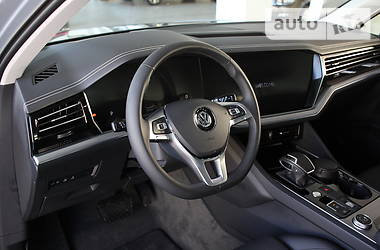 Внедорожник / Кроссовер Volkswagen Touareg 2018 в Одессе