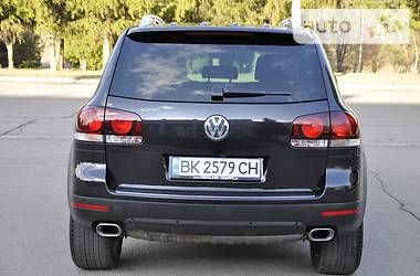 Внедорожник / Кроссовер Volkswagen Touareg 2007 в 