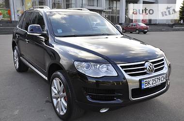 Внедорожник / Кроссовер Volkswagen Touareg 2007 в 