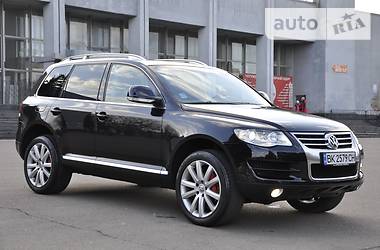Внедорожник / Кроссовер Volkswagen Touareg 2007 в 