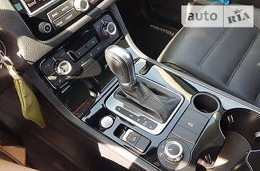 Позашляховик / Кросовер Volkswagen Touareg 2014 в 