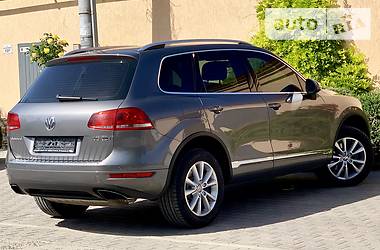 Позашляховик / Кросовер Volkswagen Touareg 2013 в Одесі