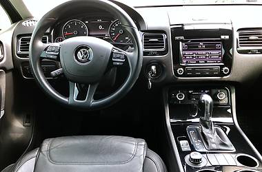 Позашляховик / Кросовер Volkswagen Touareg 2014 в Дніпрі