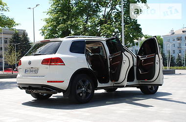 Позашляховик / Кросовер Volkswagen Touareg 2012 в Краматорську