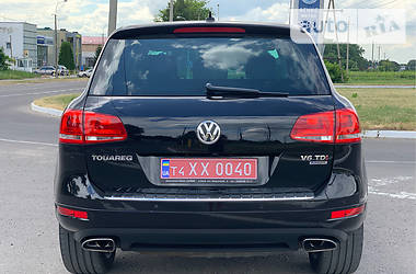 Внедорожник / Кроссовер Volkswagen Touareg 2012 в Ровно