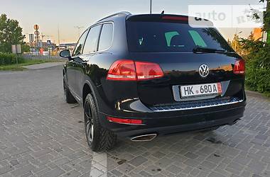 Позашляховик / Кросовер Volkswagen Touareg 2012 в Рівному