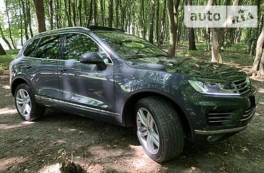 Внедорожник / Кроссовер Volkswagen Touareg 2013 в Ужгороде