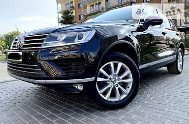 Внедорожник / Кроссовер Volkswagen Touareg 2016 в Киеве