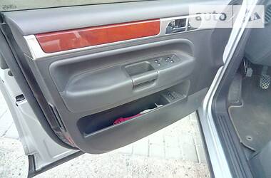 Внедорожник / Кроссовер Volkswagen Touareg 2004 в 