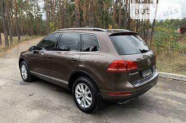 Внедорожник / Кроссовер Volkswagen Touareg 2013 в Киеве