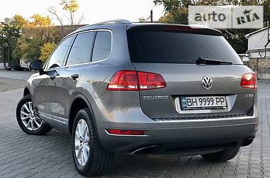 Позашляховик / Кросовер Volkswagen Touareg 2013 в Одесі