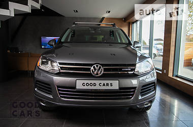 Позашляховик / Кросовер Volkswagen Touareg 2012 в Одесі