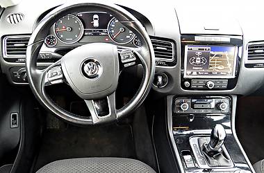 Позашляховик / Кросовер Volkswagen Touareg 2013 в 