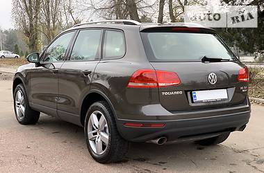 Внедорожник / Кроссовер Volkswagen Touareg 2015 в Киеве